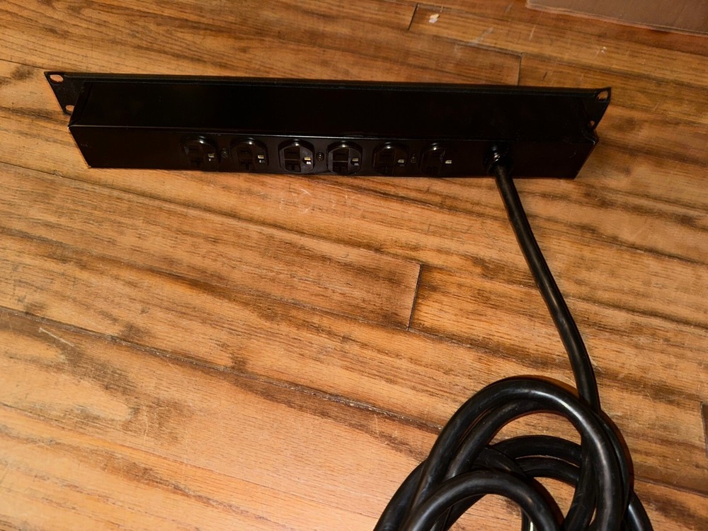 Perma Power JT06B2B20 Transient Voltage Power Surge Suppressor Switch PDU