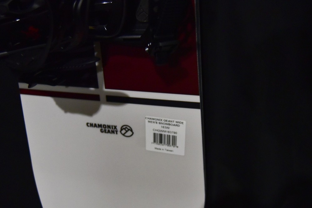 NEW CHAMONIX GEANT SNOWBOARD SIZE 163W CM WITH ROSSIGNOL EXTRA LARGE BINDINGS