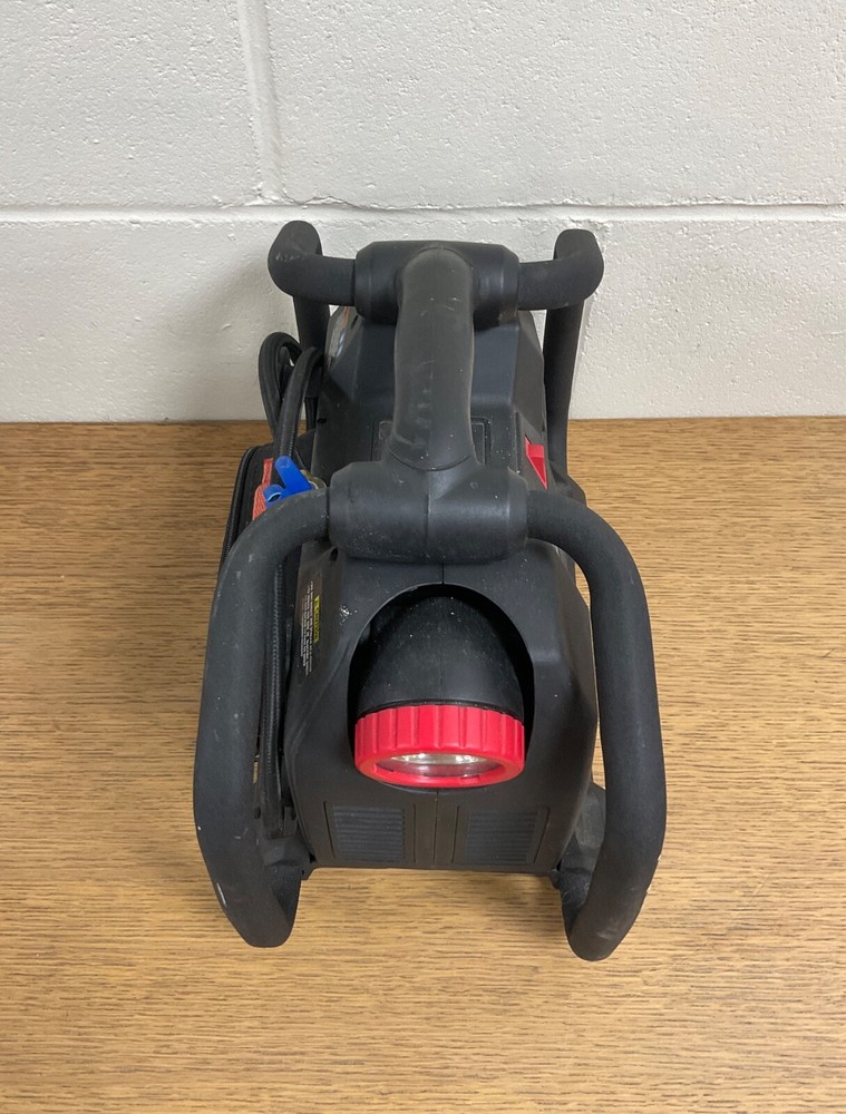 Snap-On Versavolt Model CTPS3918 Cordless Air Compressor & Case & Light