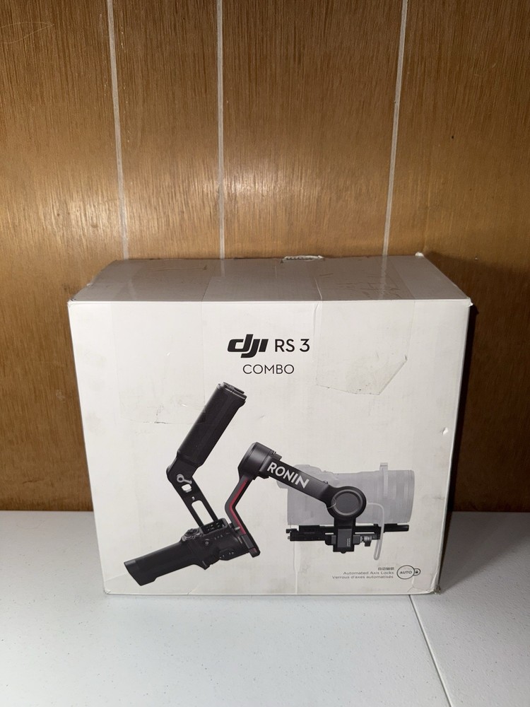 DJI RS 3 Combo Gimbal Stabilizer Combo - Black READ DESCRIPTION
