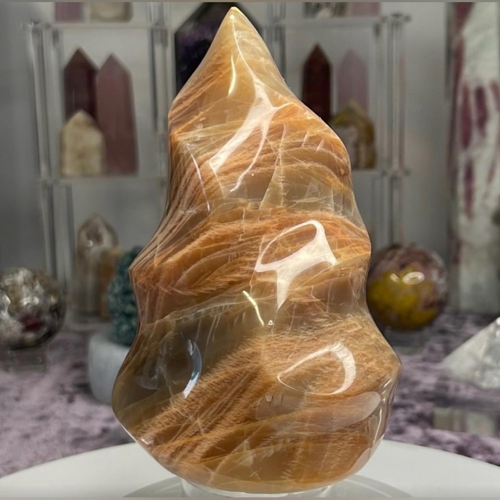 Peach moonstone flame