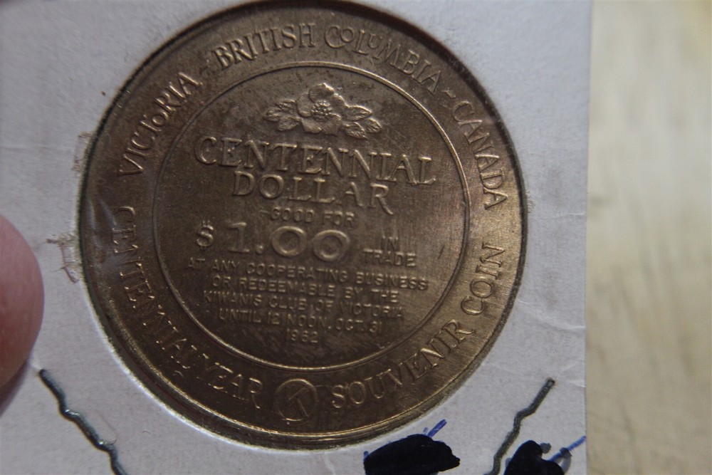 VICTORIA CENTENNIAL DOLLAR 1962 CANADA MEDAL