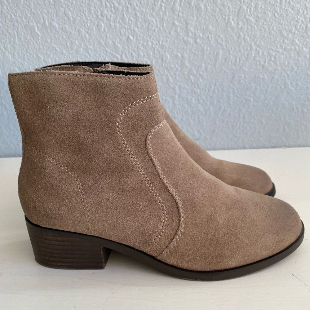 Gibson Latimer Woman’s Suede Booties Size 6