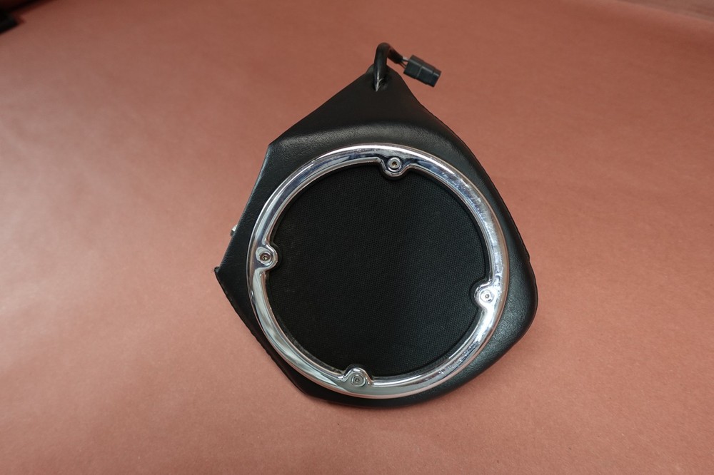 1999-2000 Harley Davidson Electra Glide FLHTCUI RIGHT SPEAKER