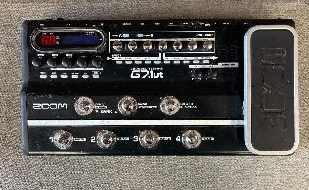 Zoom G7.1ut Digital Guitar Multi-Effects Processor Pedal