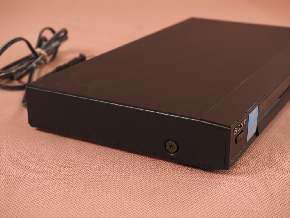 Sony CD/DVD Player DVP-NS325. With Remote Control