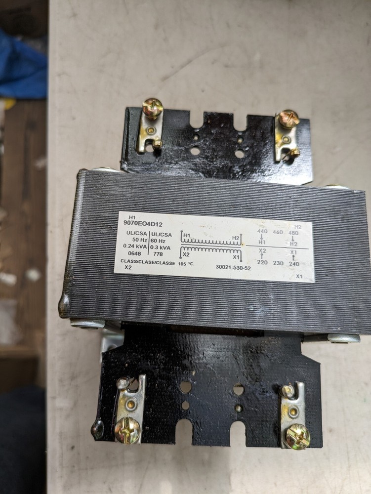 Square D 9070EO4D12 Voltage Transformer