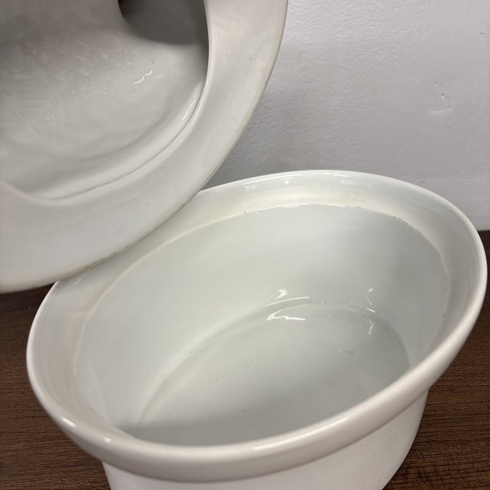 Farberware White Porcelain Quail Themed Covered Baking Dish