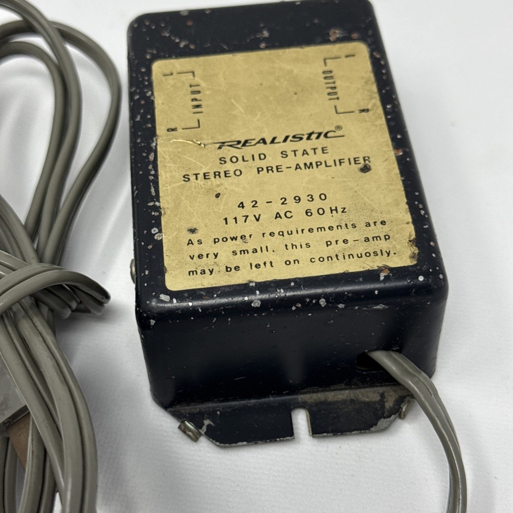 Realistic 42-2930 Solid State Stereo Pre-Amplifier 117VAC 60Hz