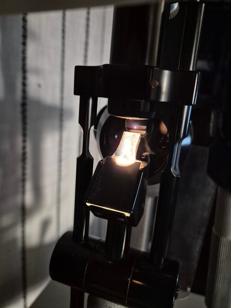 HAAG-STREIT BERN Slit Lamp B900