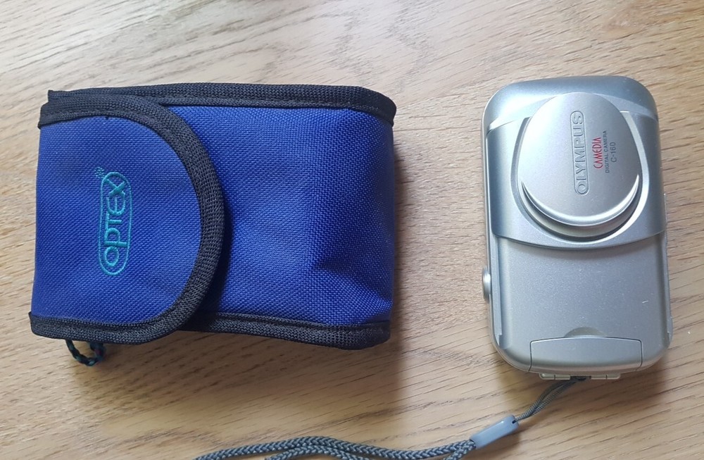 Olympus Camedia C-160 Compact Digital Camera 3.2MP Silver VGC Tested Case