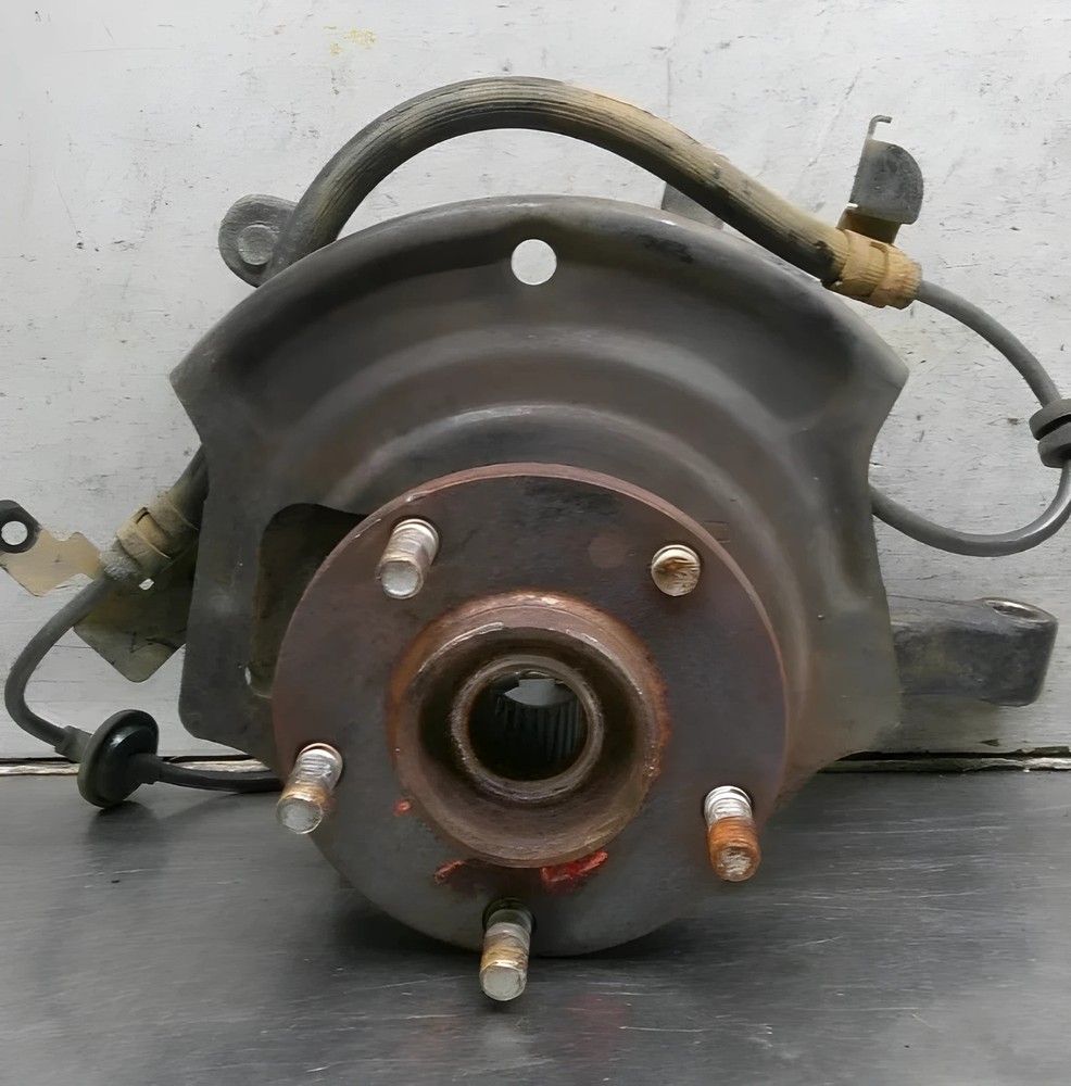 2000-2003 Nissan Maxima Front Right Passenger Side Spindle Knuckle Assembly OEM