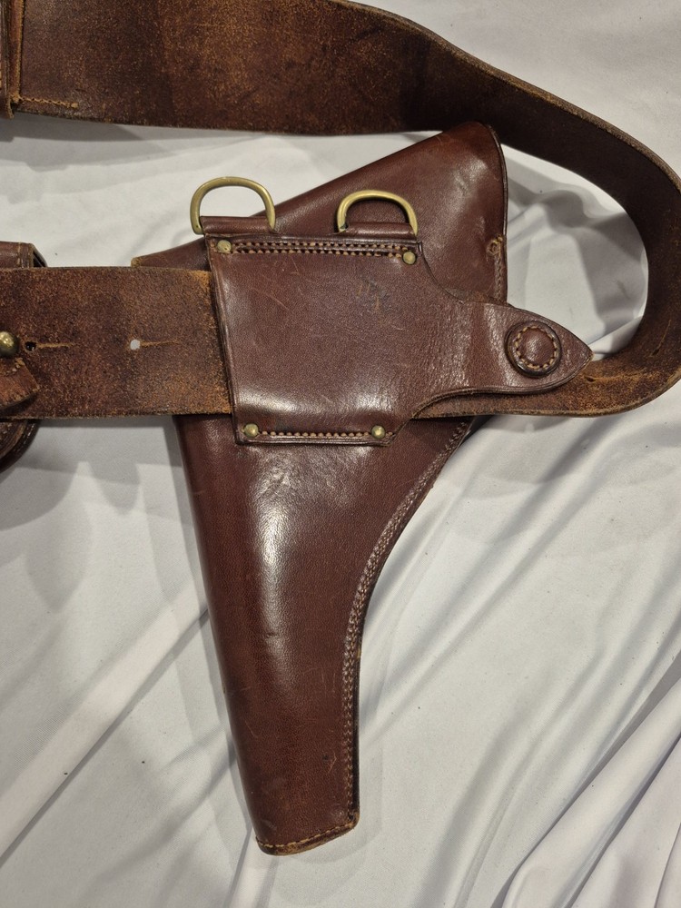 RCMP Sam Browne belt set - Leather, Original Canadian