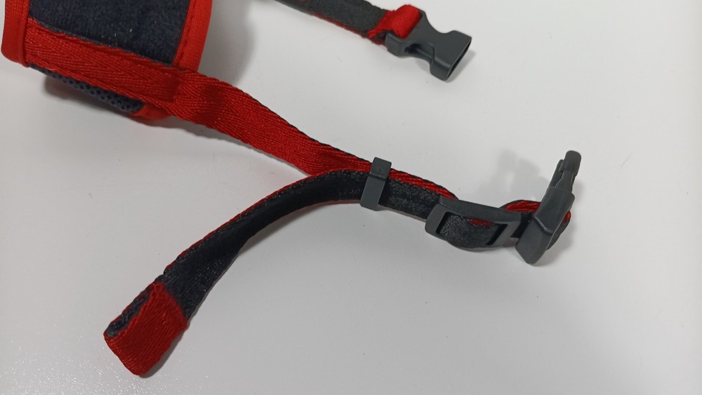 Lucky Paw Adjustable Comfortable Mesh Muzzle Black Red Size Small Dog