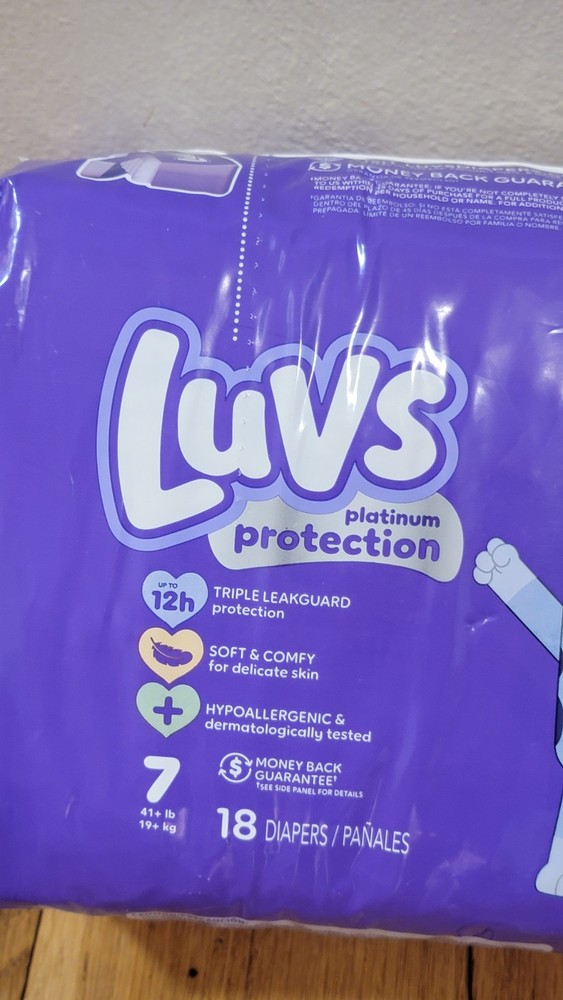 Size 7 Luvs Bluey Diapers 18 Count (Technically 17 Count)