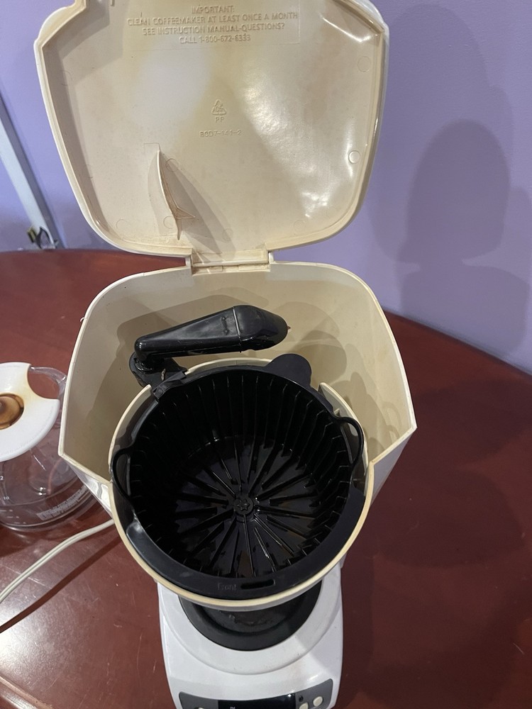 mr. coffee 12-cup programmable coffee maker, White