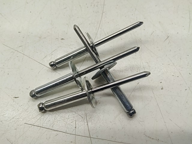 Rivet Qty 4 - 2000 Polaris NOS