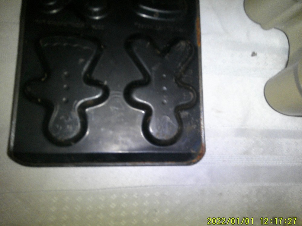 GINGERBREAD MAN COOKIE SHEET DEEP CAKE PAN