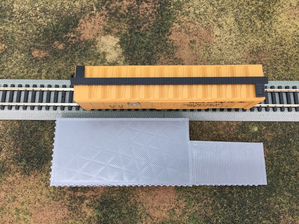 Long Loading Platform Dock with Ramp - N Scale 1:160 - No Assembly Required!
