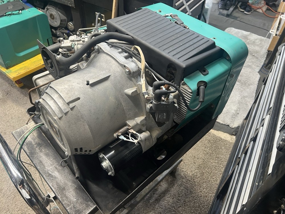 ONAN EMERALD PLUS GENERATOR 4000 WATT (click Item Description Needs Work)