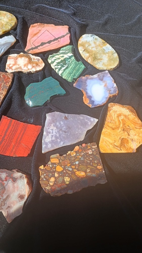Agate and Jasper Slab Lot 1081 grams