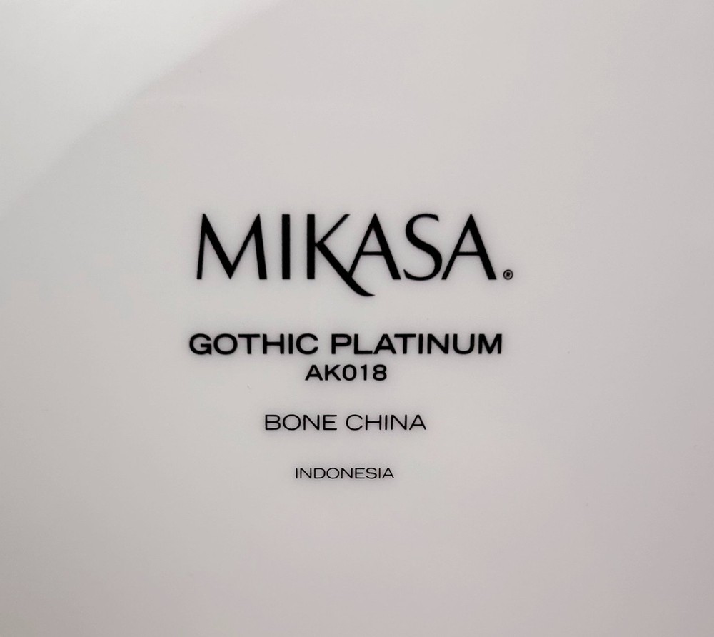 Mikasa Gothic Platinum 5 Piece Place Setting Bone China- NEW