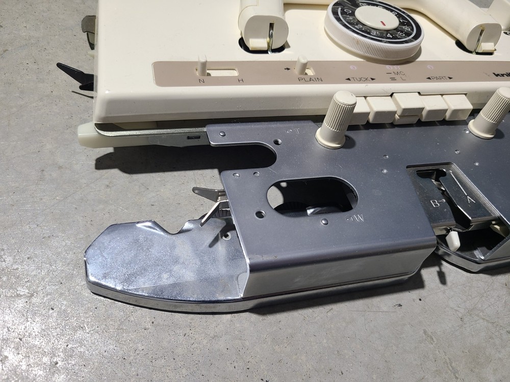 KnitKing PC Bulky Knitting Machine Carriage Part Only