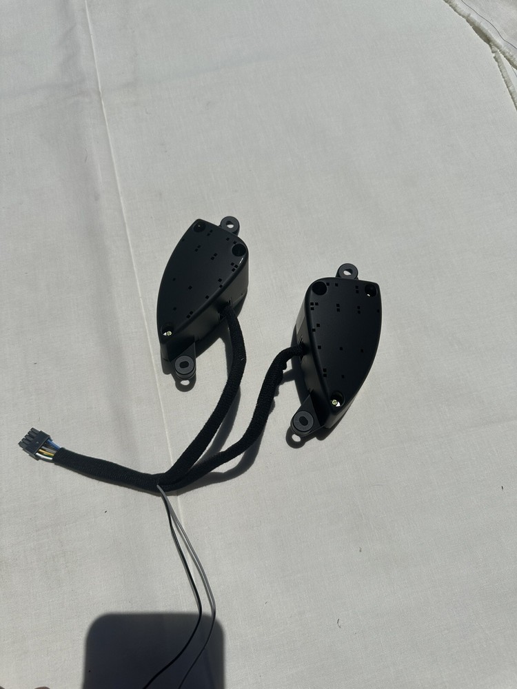 International One Switch, Left, Steering