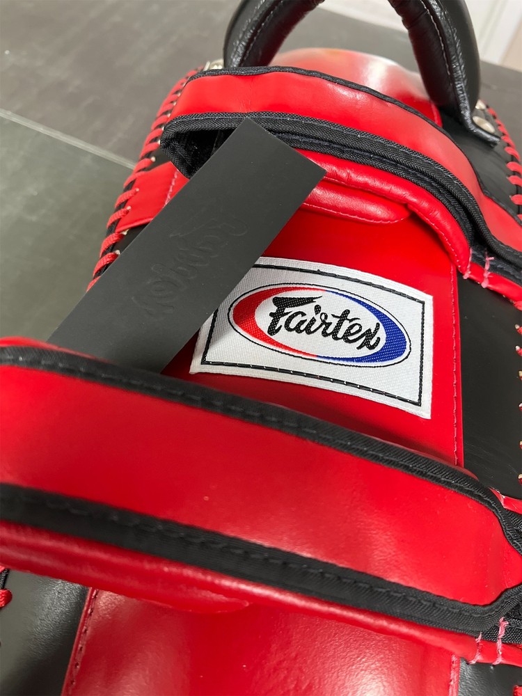 Fairtex Muay Thai Curved Pads