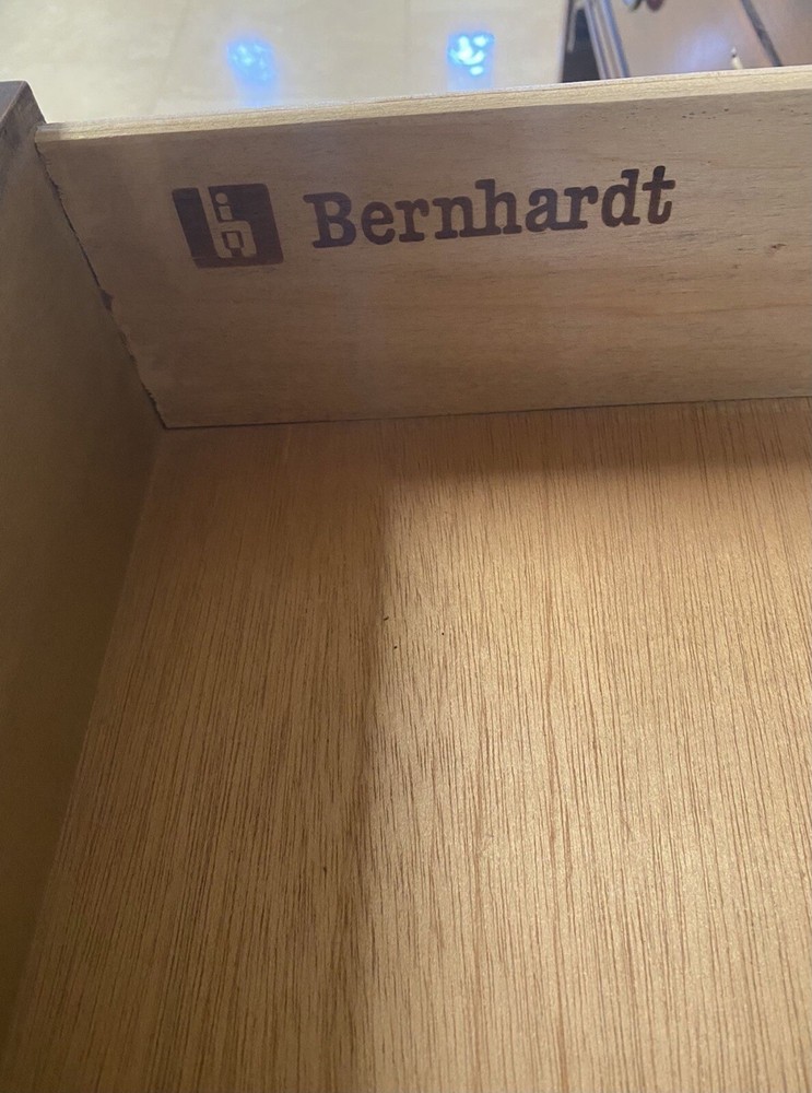 Bernhardt Entrance/Sideboard Console Table
