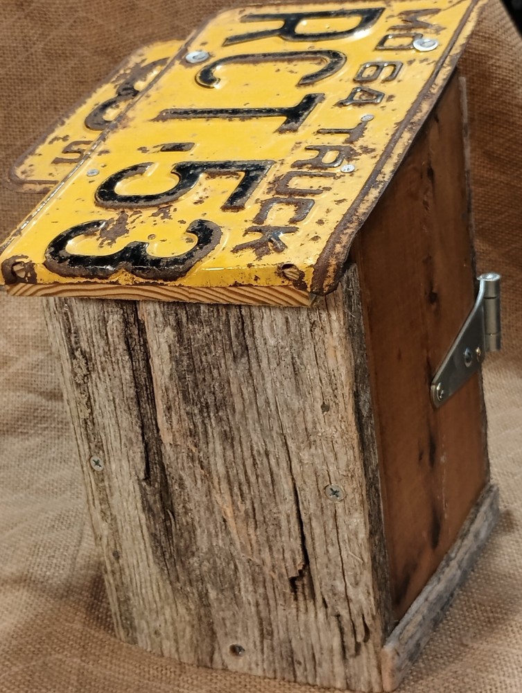 Rustic BIRDHOUSE made with Recalimed/Repurposed Material