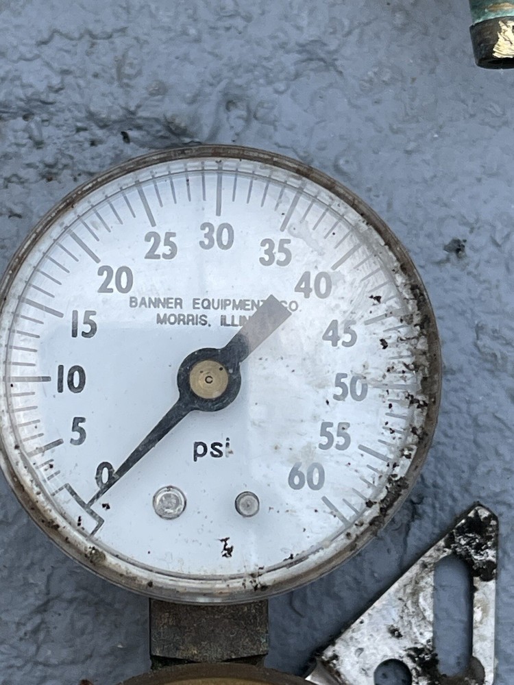 Taprite/Banner co2 regulator Draft Beer Lot All Used But Working Great