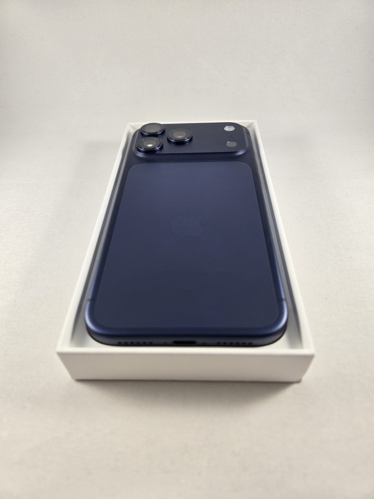 iPhone 17 Pro Max 256 GB Deep Blue Unlocked