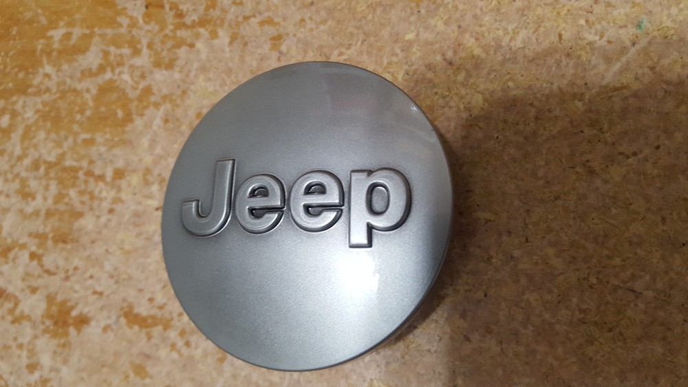 14-15 Jeep Silver Wheel Center Cap  1LB77TRMAC