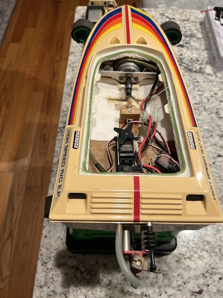 Moroso High Speed RC Boat Without Battery Untested.With transmitter/ Receiver