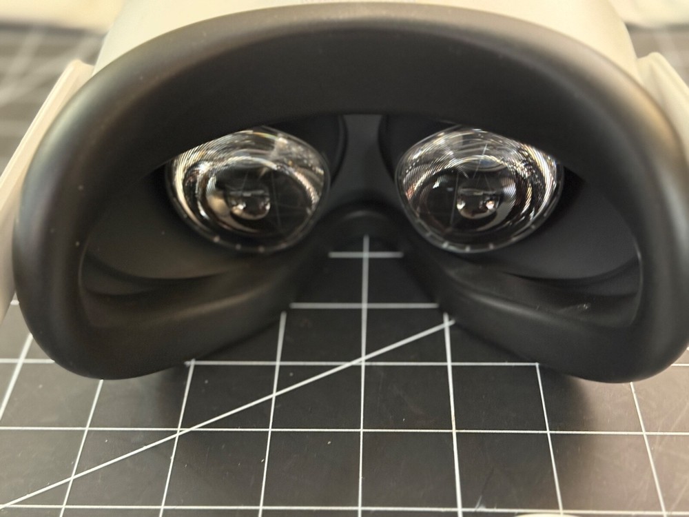 Excellent Working 128GB Meta Oculus Quest with OEM Meta ELITE Battery Strap