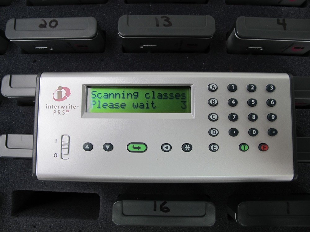 32 InterWrite PRS RF Personal Response System Student Remote R1 11-00682-01-R