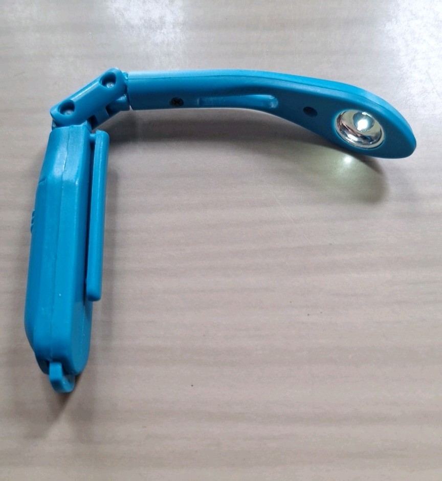 Battery Operated Clip On Push Button Book Light In Blue