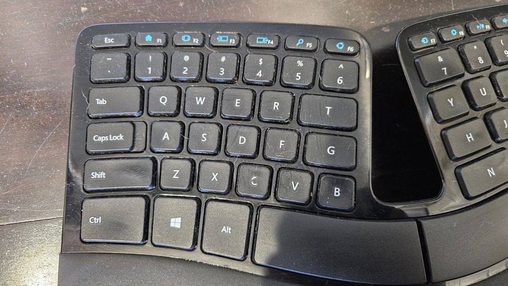 Microsoft Model 1559 Sculpt Ergonomic Desktop Keyboard/Dongle