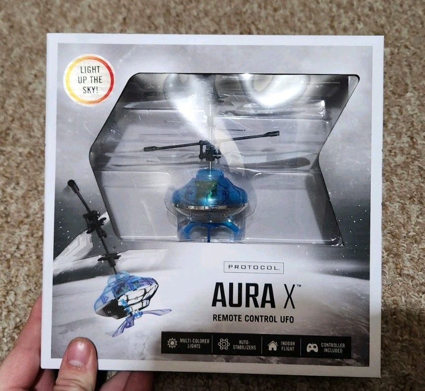 Aura x Remote-Controlled Flying UFO SMPTC-80127