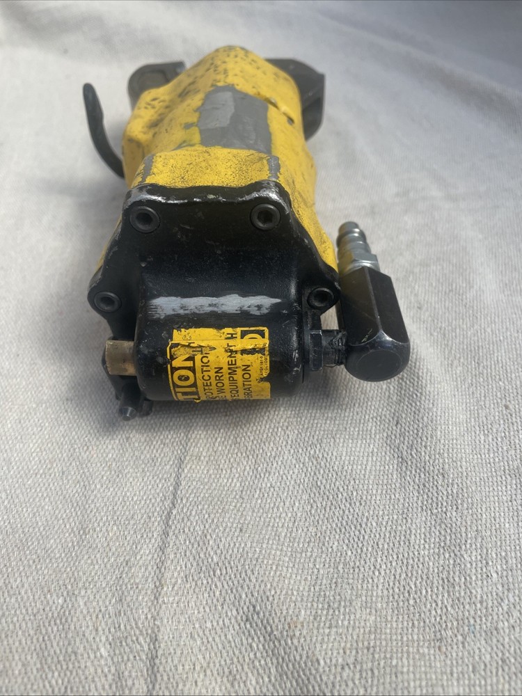 U.S Industrial Pneumatic Tandem Rivet squeezer