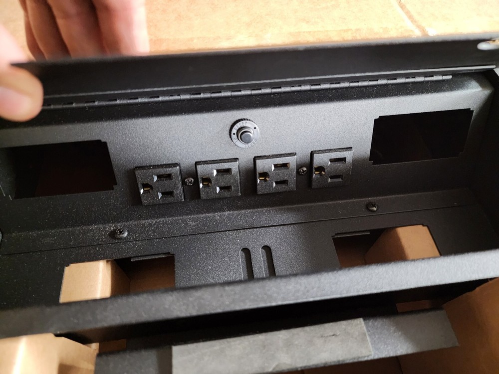 Doug Mockett PCS18-90U Desktop Grommet