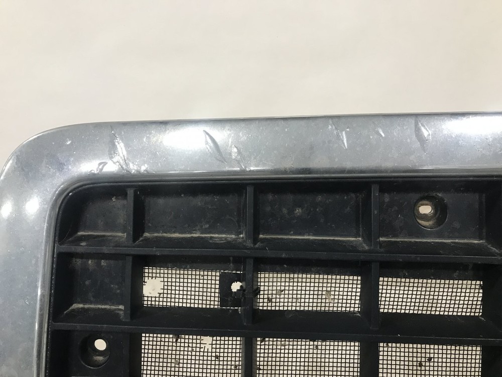 2003-2017 Volvo VNL Grille - Used