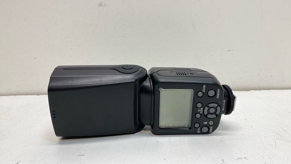 Triopo Speedlight TR-982 III Camera Flash