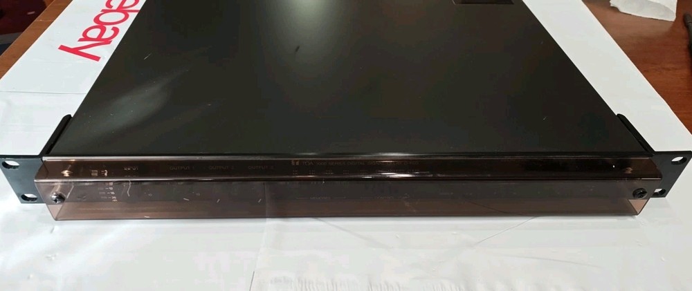 Toa Electronics D-1103 Digital Audio Signal Delay rack mount