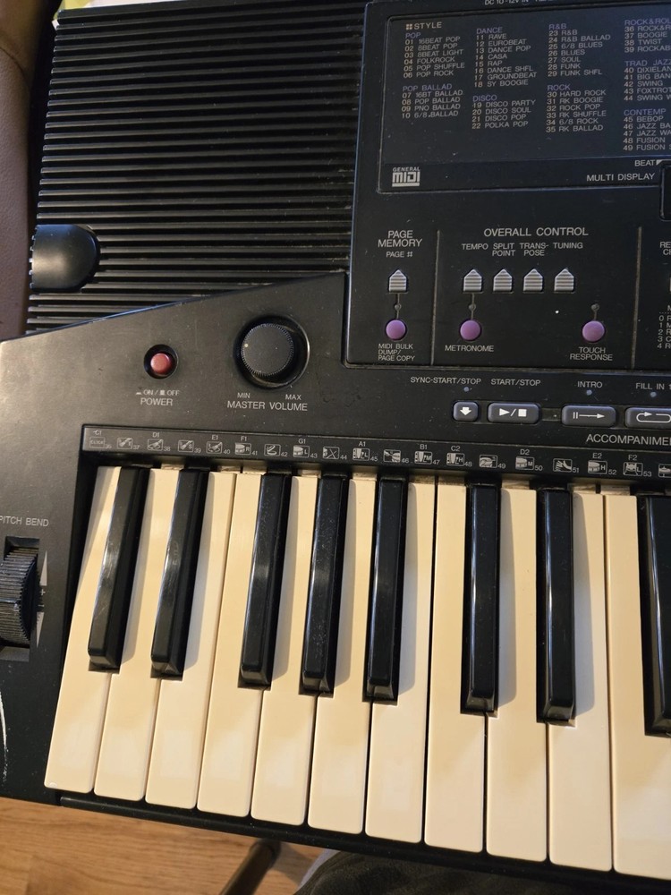 Yamaha PSR-410 Electronic Keyboard