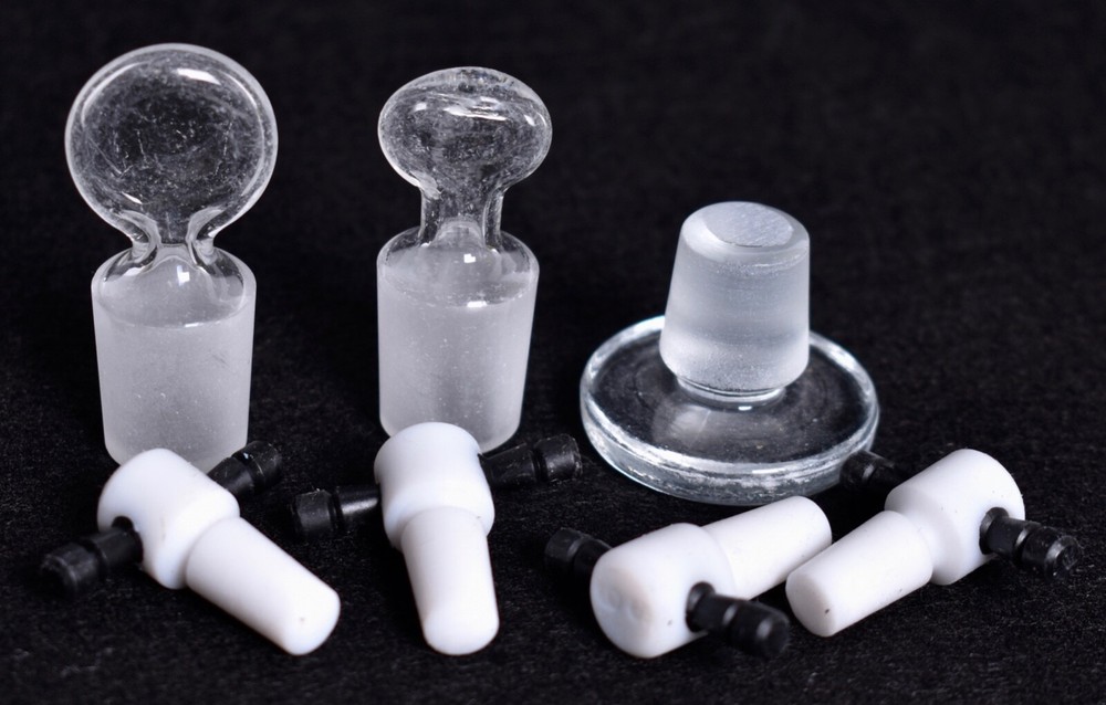 7 Count Mixed Penny Head Plastic & Glass Stoppers