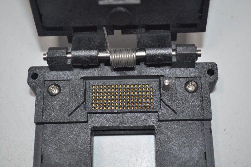 Unmarked Burn-In IC Test Socket 223 Pin Position