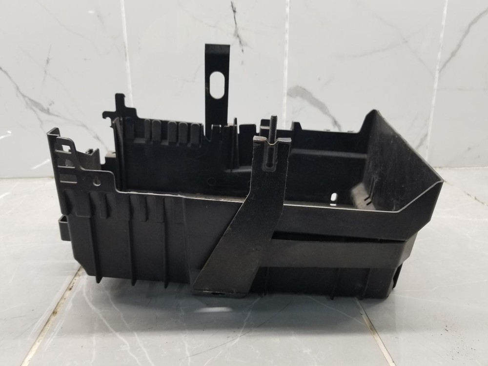2012 VERANO BATTERY TRAY BOX #002069