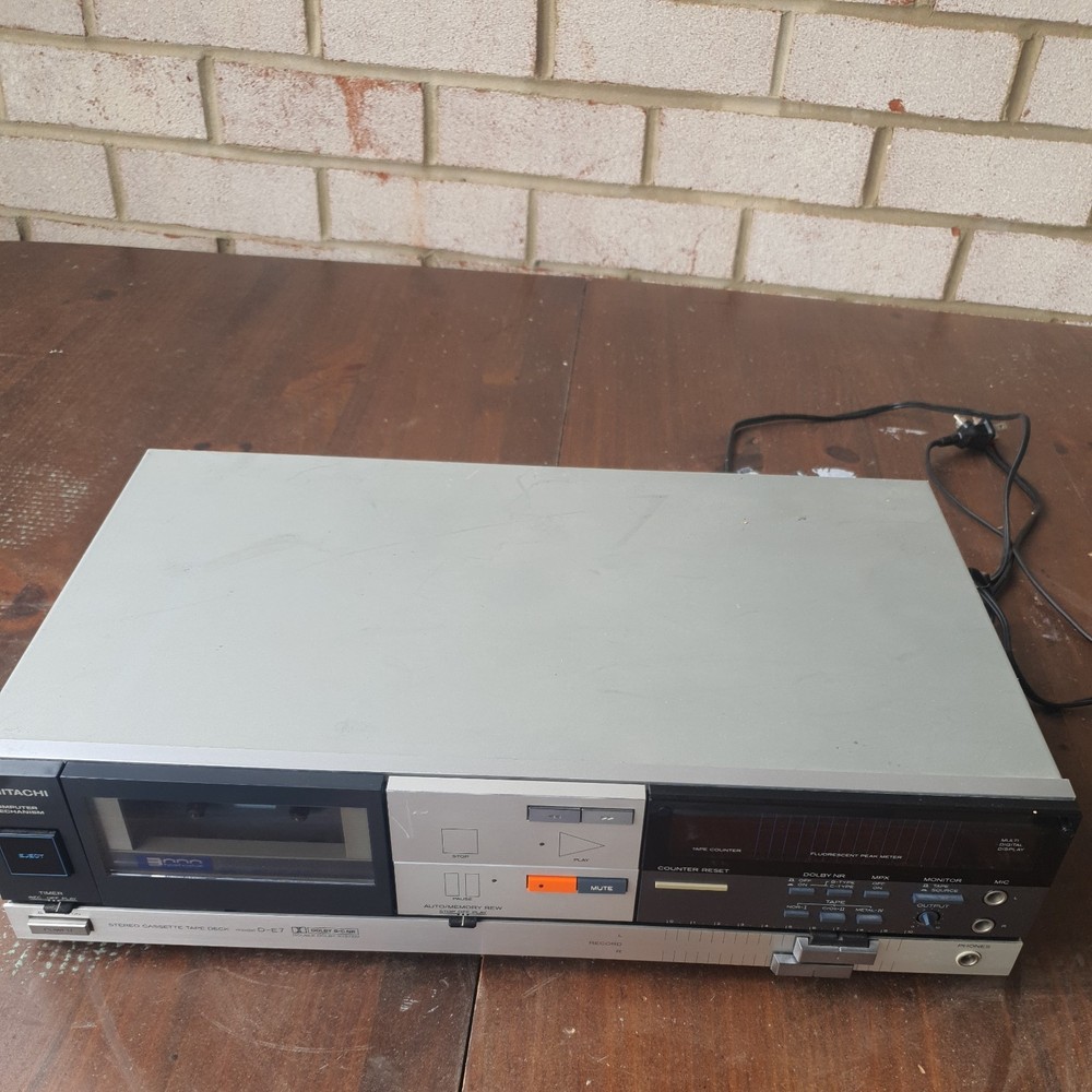 Hitachi D-E7 CASSETTE DECK DOLBY B, C NR